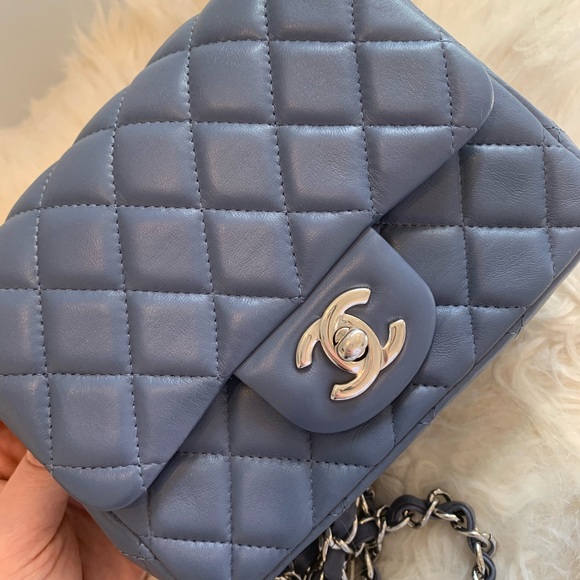 Chanel Square Mini - Picture 2 of 15